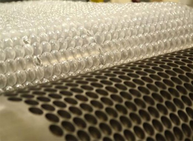نایلون حبابدار در بسته بندی محصولات تزیینی